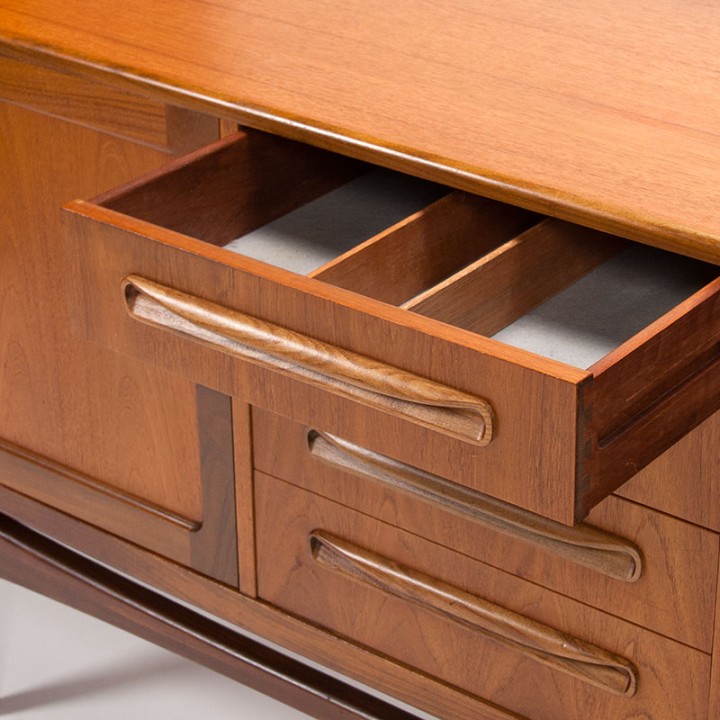 Groot Fresco Gplan dressoir vintage ontwerp Victor Wilkins