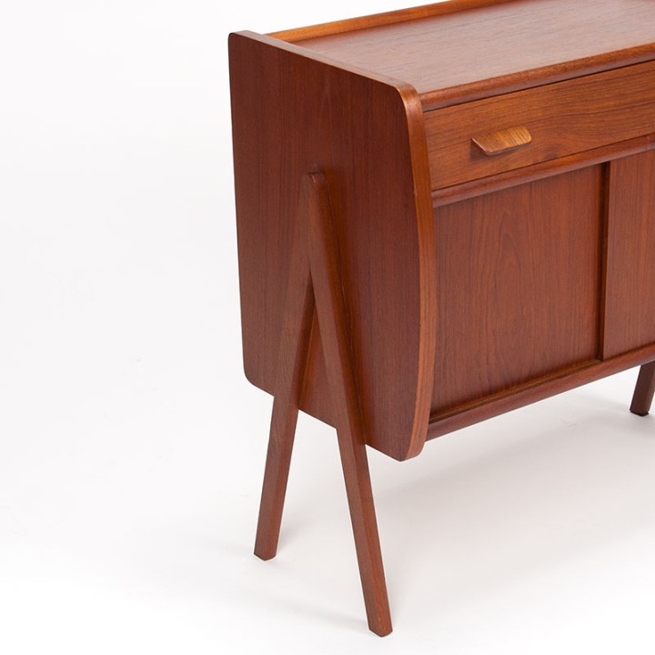 Teakhouten Mid-Century Deens kastje op V- onderstel