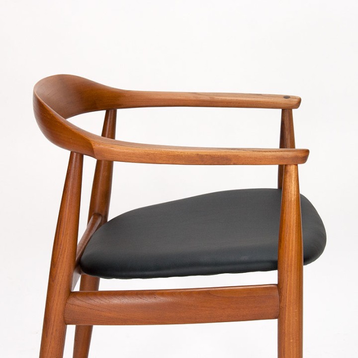 Illum Wikkelsø Danish Mid-Century armchair for Niels Eilersen