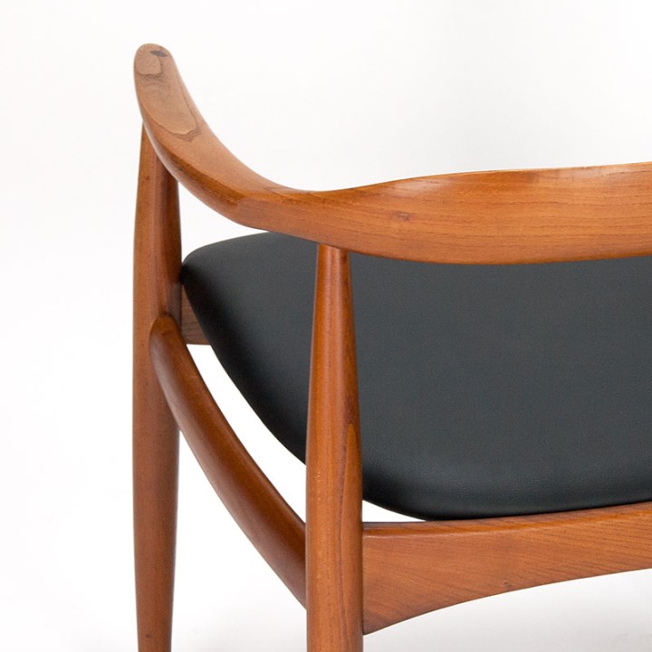 Illum Wikkelsø Danish Mid-Century armchair for Niels Eilersen