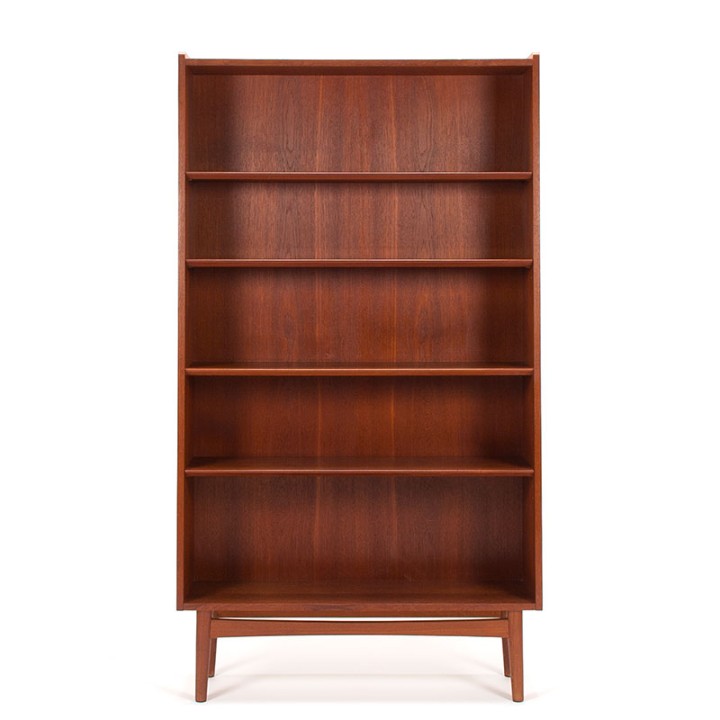 Hoog model Mid-Century boekenkast ontwerp Johannes Sorth