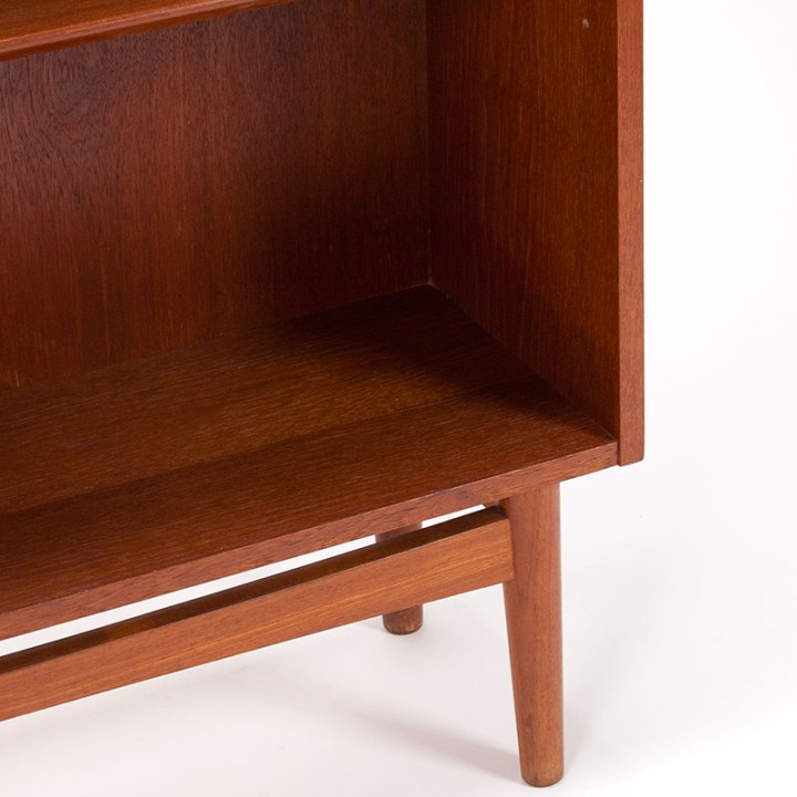 Hoog model Mid-Century boekenkast ontwerp Johannes Sorth