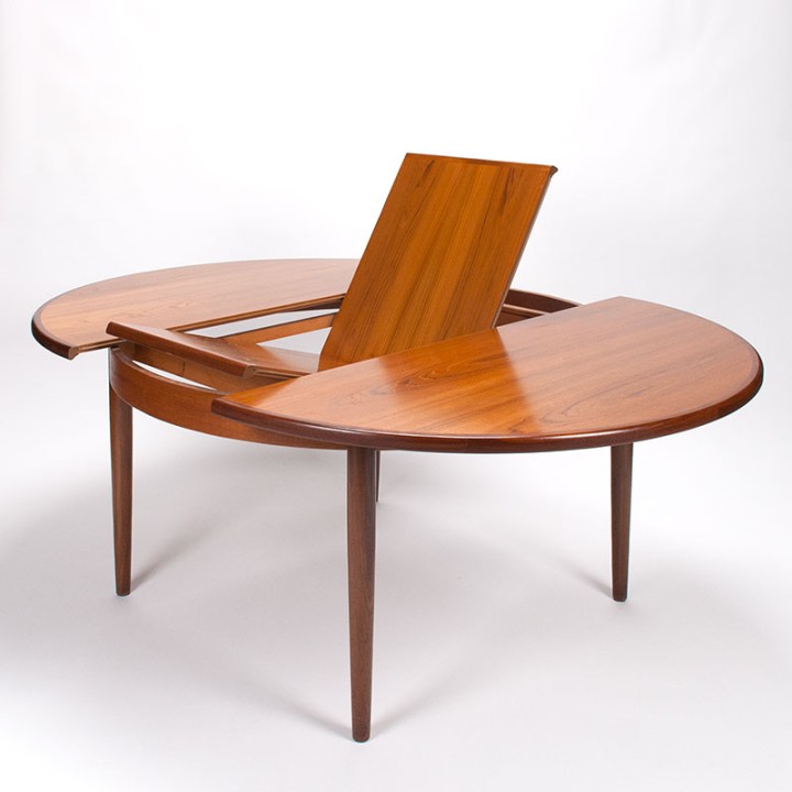 Mid-Century vintage round teak dining table by Gplan