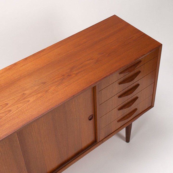 Deens Mid-Century Modern vintage kort dressoir in teak