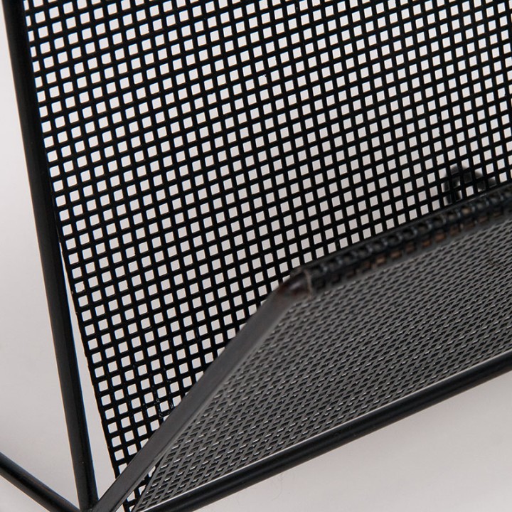 Cees Braakman TM05 vintage bijzettafel met lectuur rek