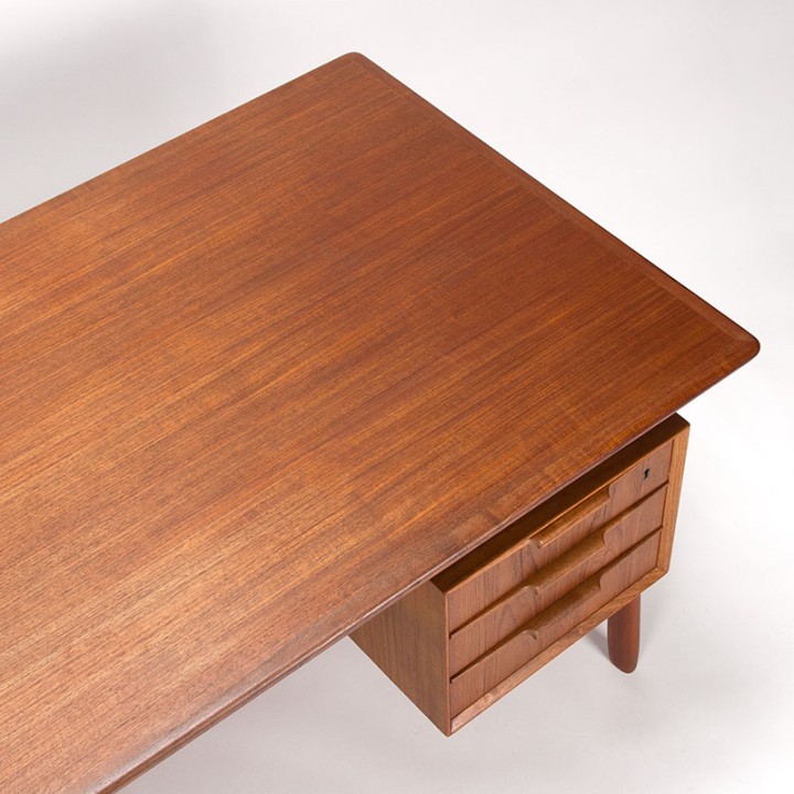 Large Mid-Century desk model 75 design Omann Jun