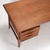 Groot Mid-Century bureau model 75 ontwerp Omann Jun