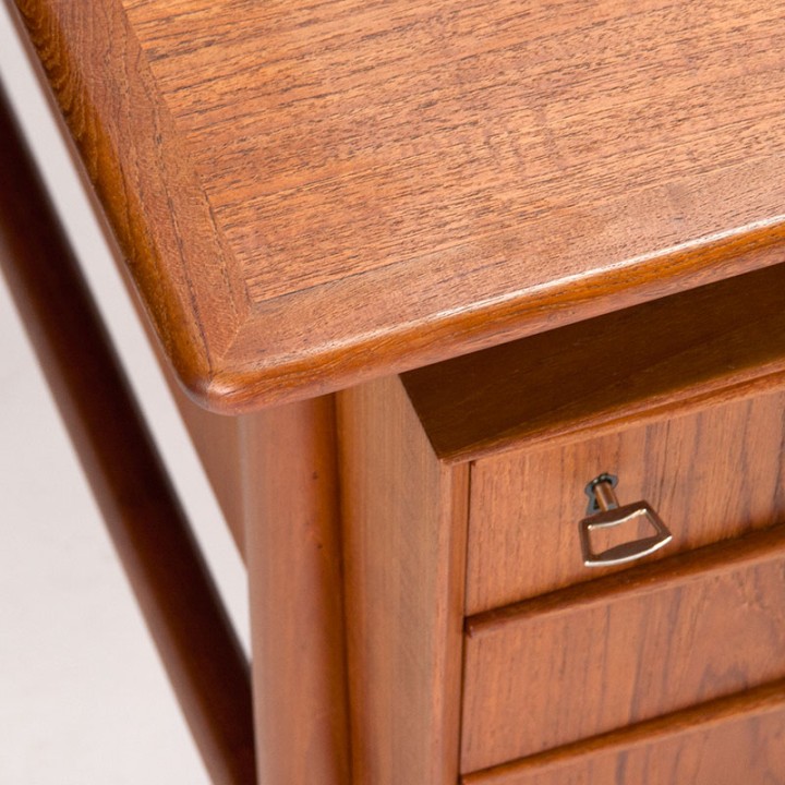 Large Mid-Century desk model 75 design Omann Jun