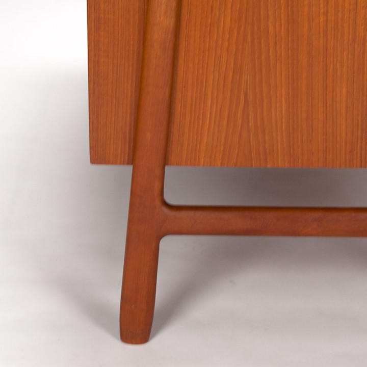 Groot Mid-Century bureau model 75 ontwerp Omann Jun