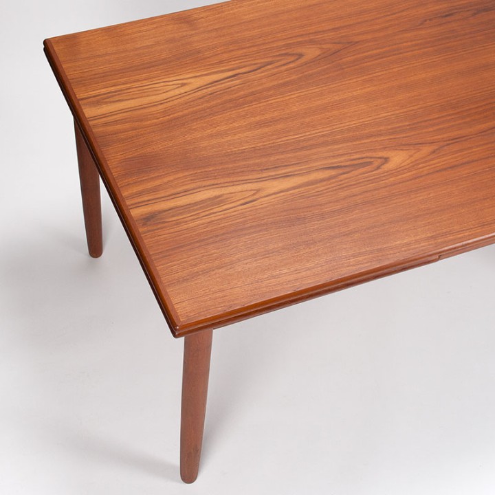 Eettafel Deens Mid-Century teakhouten uitschuifbaar model