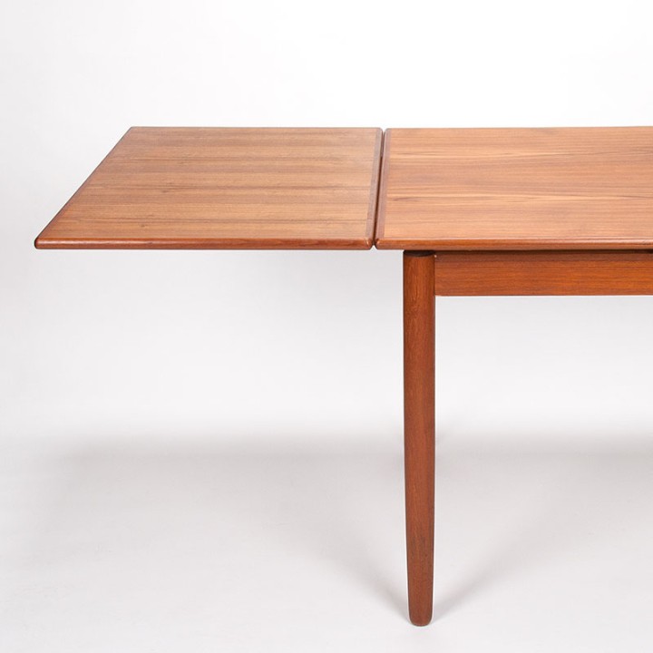 Eettafel Deens Mid-Century teakhouten uitschuifbaar model