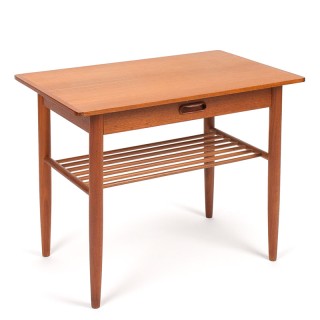 Deens teakhouten vintage bijzettafel met kleine lade