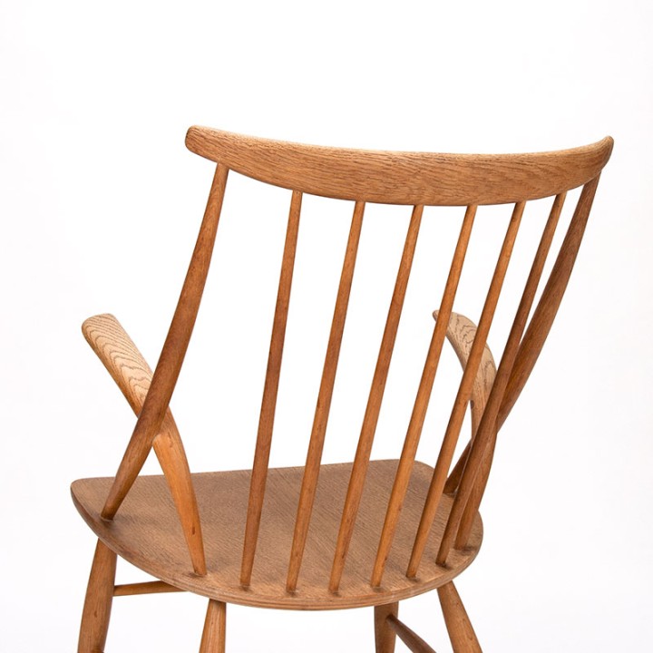 Illum Wikkelsø Mid-Century oak rocking chair model IW3