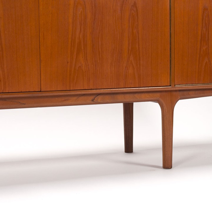 Dunvegan Mid-Century vintage dressoir voor McIntosh