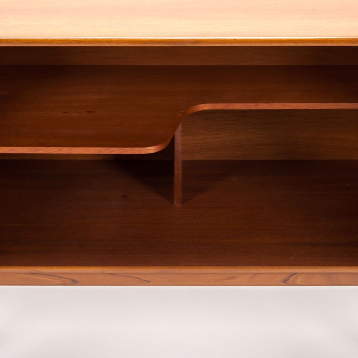 Dunvegan Mid-Century vintage sideboard for McIntosh