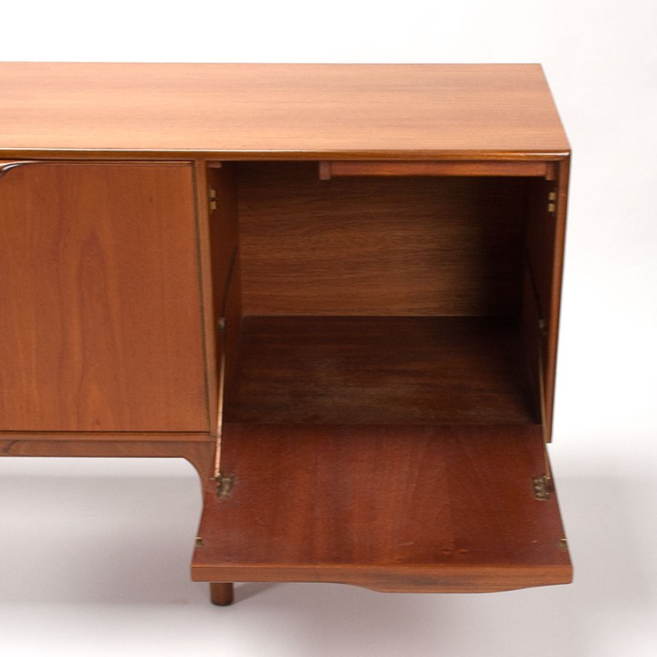 Dunvegan Mid-Century vintage dressoir voor McIntosh