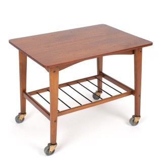 Deens Mid-Century vintage bijzettafeltje op wieltjes
