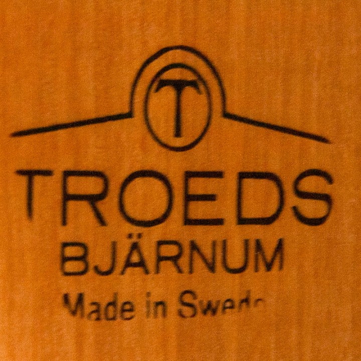 Nils Jonsson Mid-Century Modern vintage Troeds Bjärnum dressoir