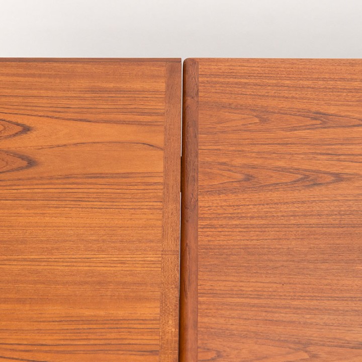 Vintage Mid-Century extendable Danish dining table