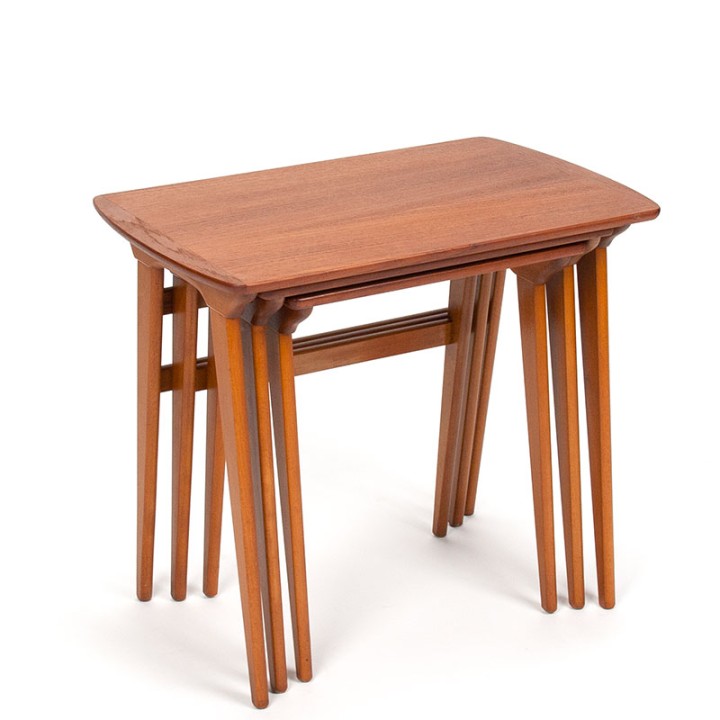 Deense set nesttafels in teak en beuken Mid-Century design