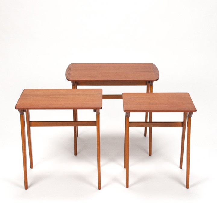 Deense set nesttafels in teak en beuken Mid-Century design