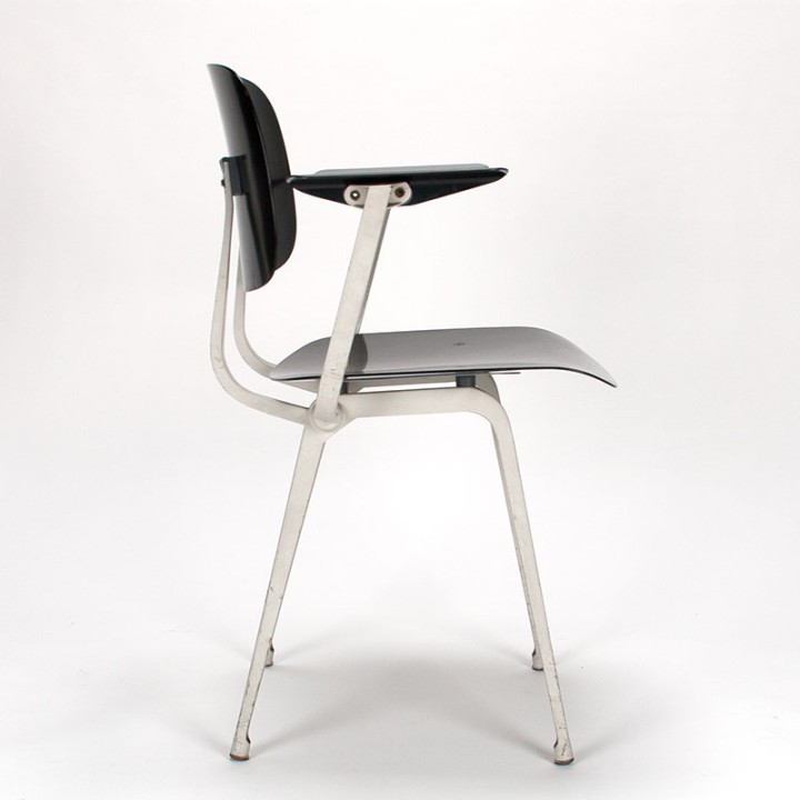 Friso Kramer Revolt chair with armrests from 1961