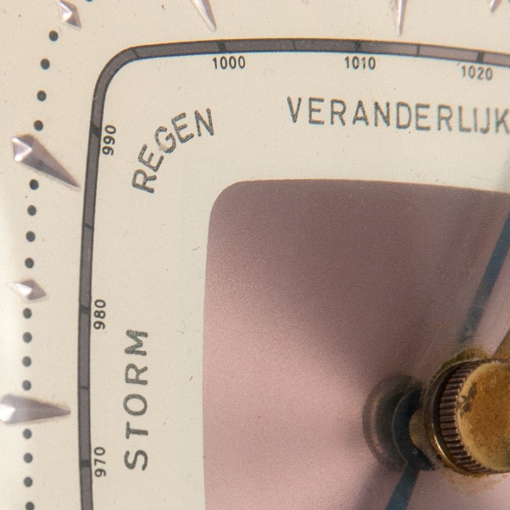 Sundo vintage barometer