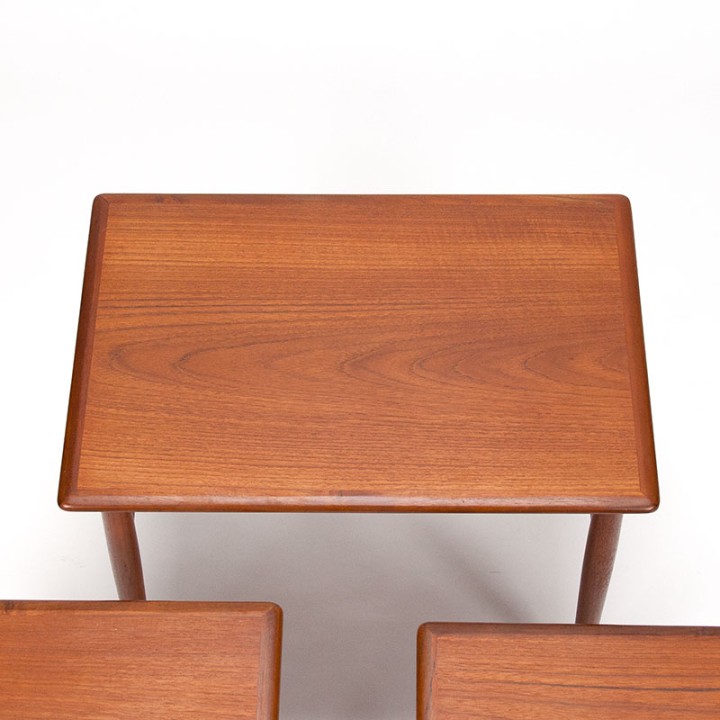 Mid-Century Deense teakhouten set nesttafels