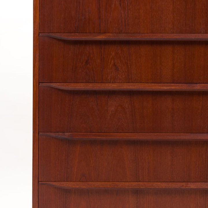 Large model Danish Mid-Century teak chest of drawers