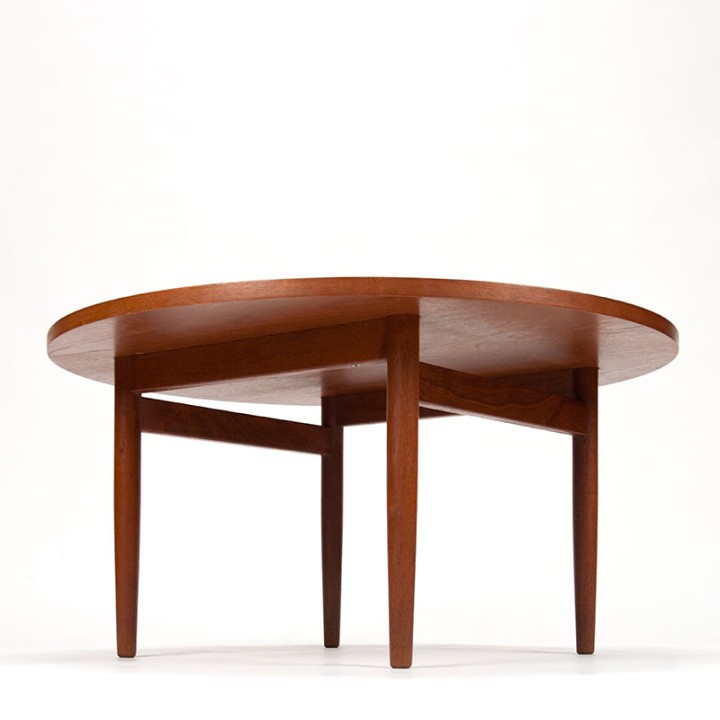 Mid-Century Danish round model coffee table in teak