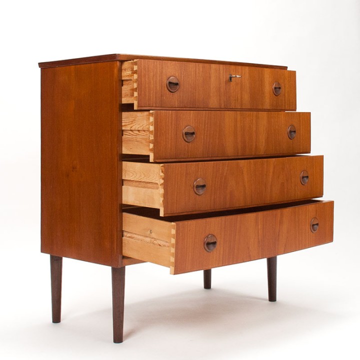 Mid-Century teakhouten commode ladekast met bolle voorzijde