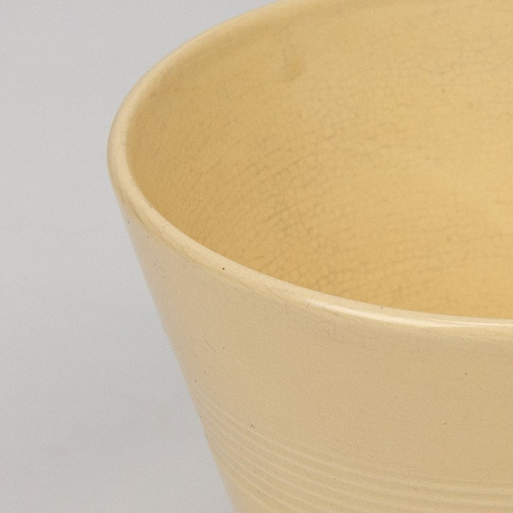 Gele vintage bloempot uit de Erica keramiek fabriek