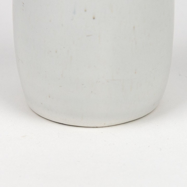 Klein smal vintage wit vaasje van Ravelli