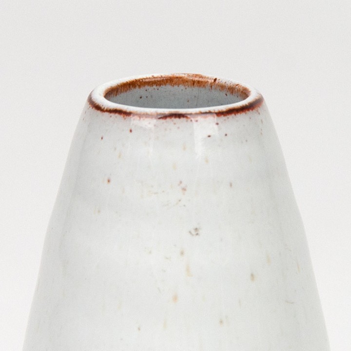 Klein smal vintage wit vaasje van Ravelli