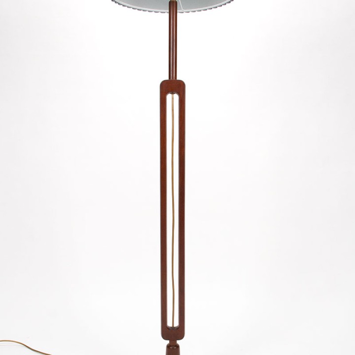 Mid-Century vloerlamp teakhout in bijzondere vorm