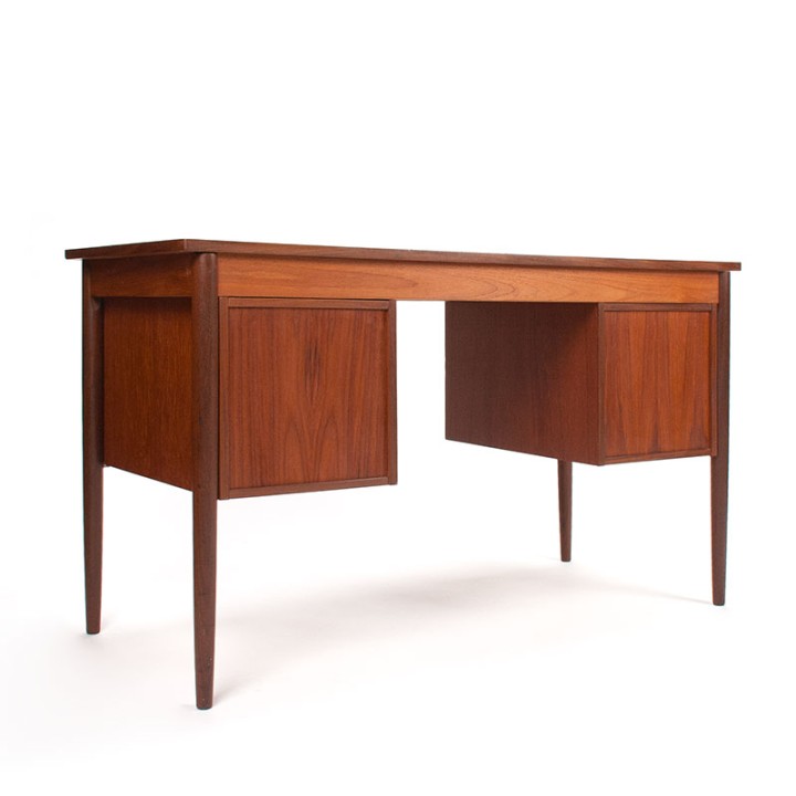 Bureau Deens Mid-Century model in teak met dubbel ladeblok