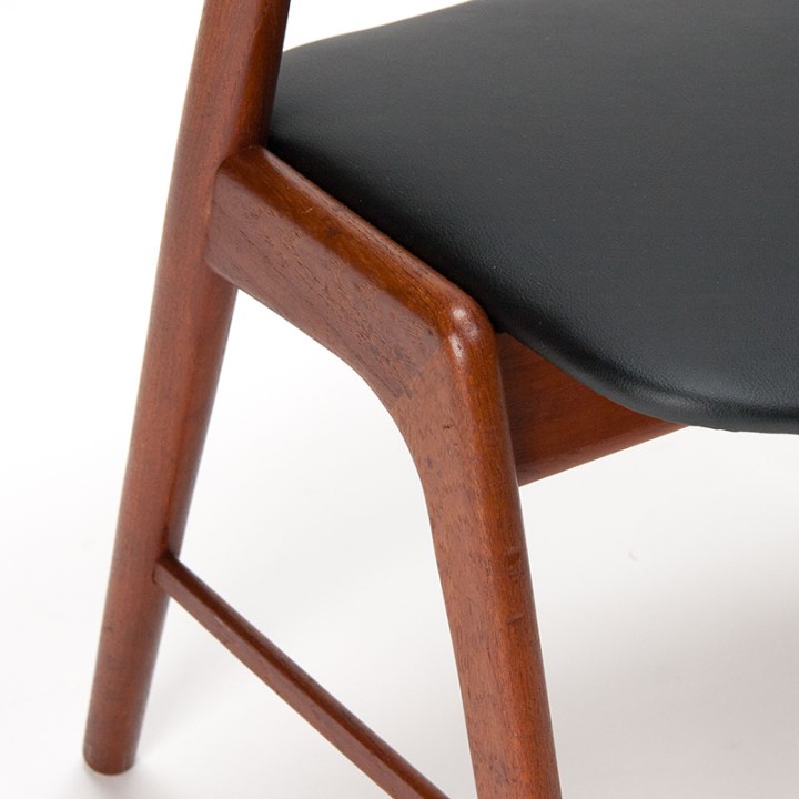 Mid-Century Danish model 32 chair from the Korup Stolefabrik