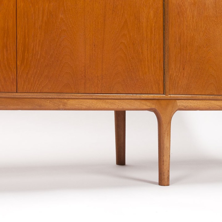 McIntosh Mid-Century vintage Dunfermline/ Torpedo dressoir