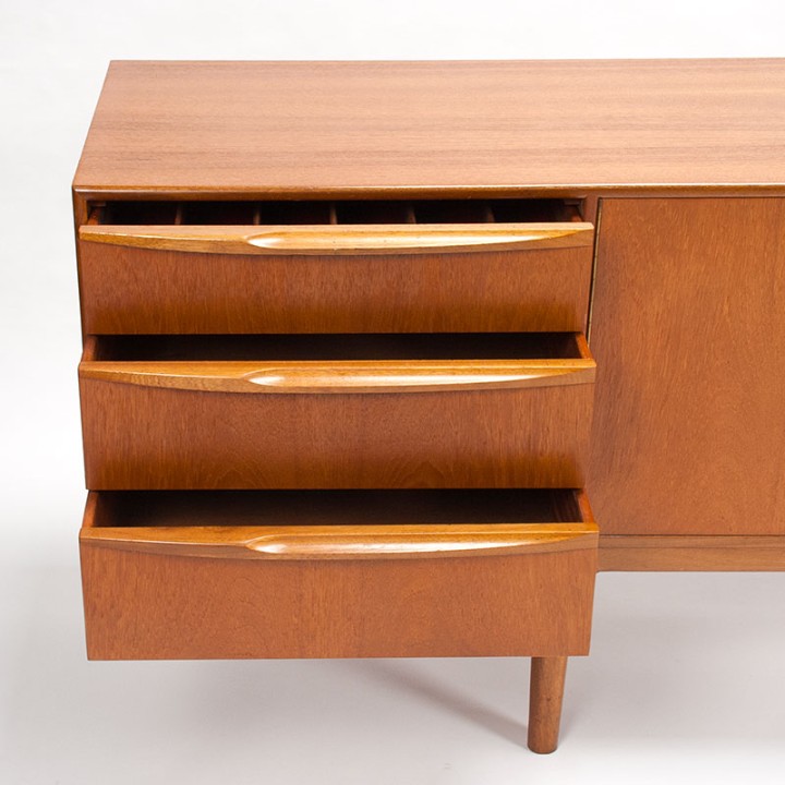 McIntosh Mid-Century vintage Dunfermline/ Torpedo dressoir
