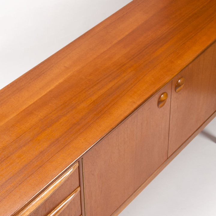McIntosh Mid-Century vintage Dunfermline/ Torpedo dressoir