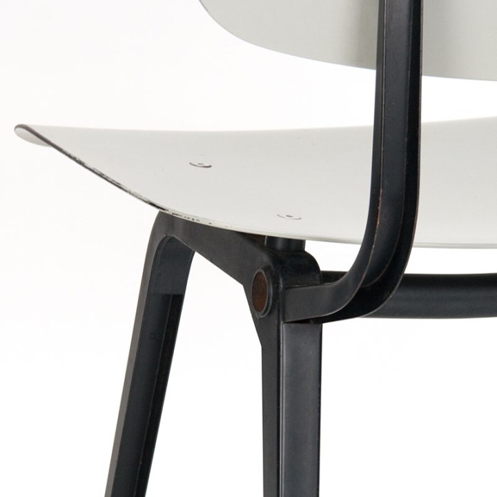 Friso Kramer vroege vintage design set van 4 Revolt stoelen