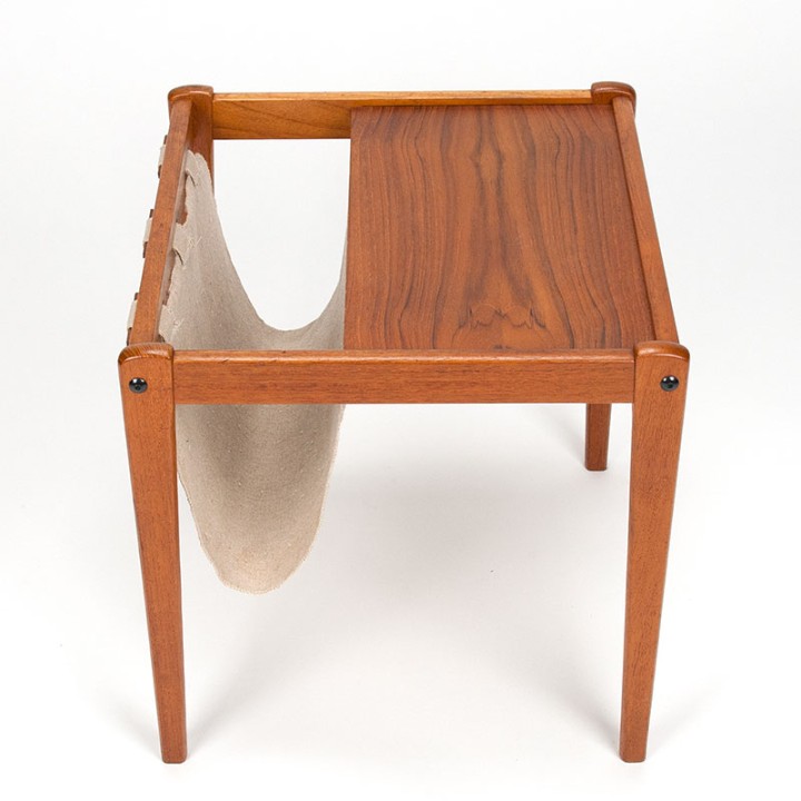 Teakhouten Mid-Century bijzettafel/ krantenrek ontwerp S.P.