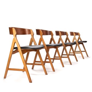 Set of 4 vintage Model 71 chairs designed by Henning Kjaernulf