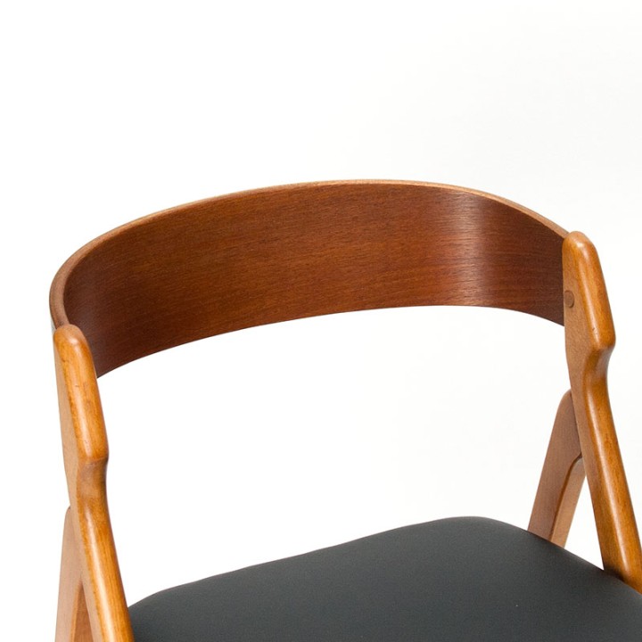 Set of 4 vintage Model 71 chairs designed by Henning Kjaernulf