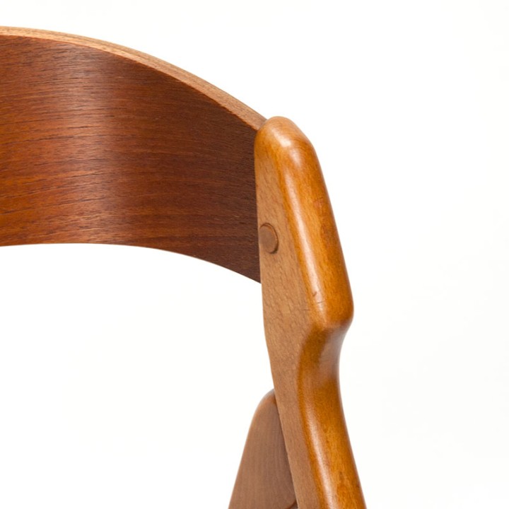 Set van 4 vintage model 71 stoelen ontwerp Henning Kjaernulf