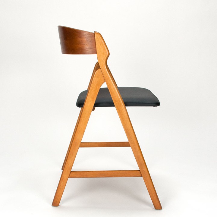 Set van 4 vintage model 71 stoelen ontwerp Henning Kjaernulf