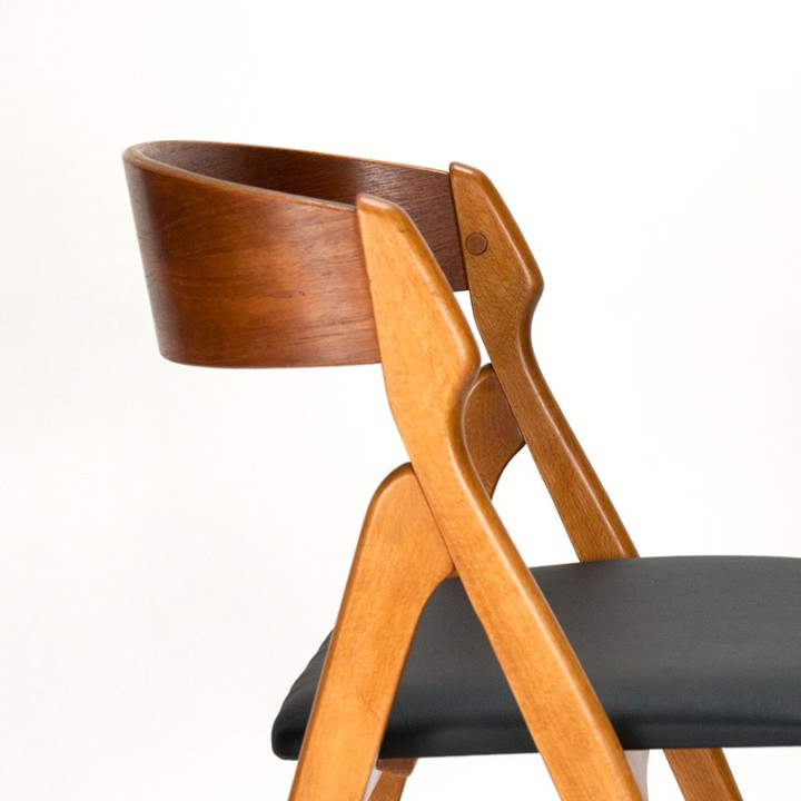 Set van 4 vintage model 71 stoelen ontwerp Henning Kjaernulf