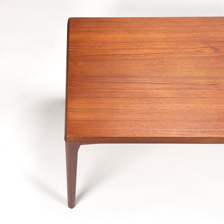 Henning Kjaernulf Deense Mid-Century design eettafel