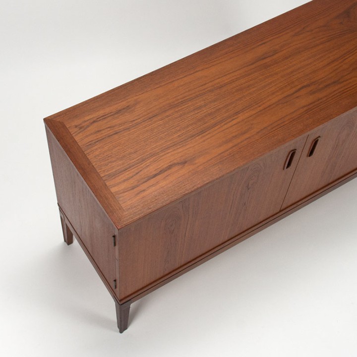 Mid-Century Deens teakhouten vintage kort model dressoir
