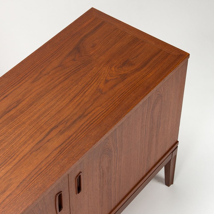 Mid-Century Deens teakhouten vintage kort model dressoir